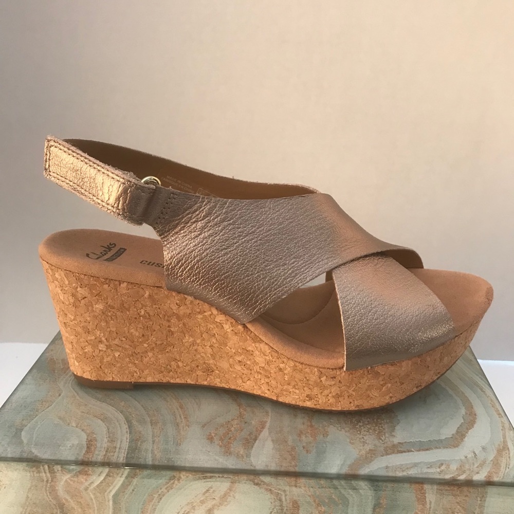 Clark’s Pewter Sandal Size 8